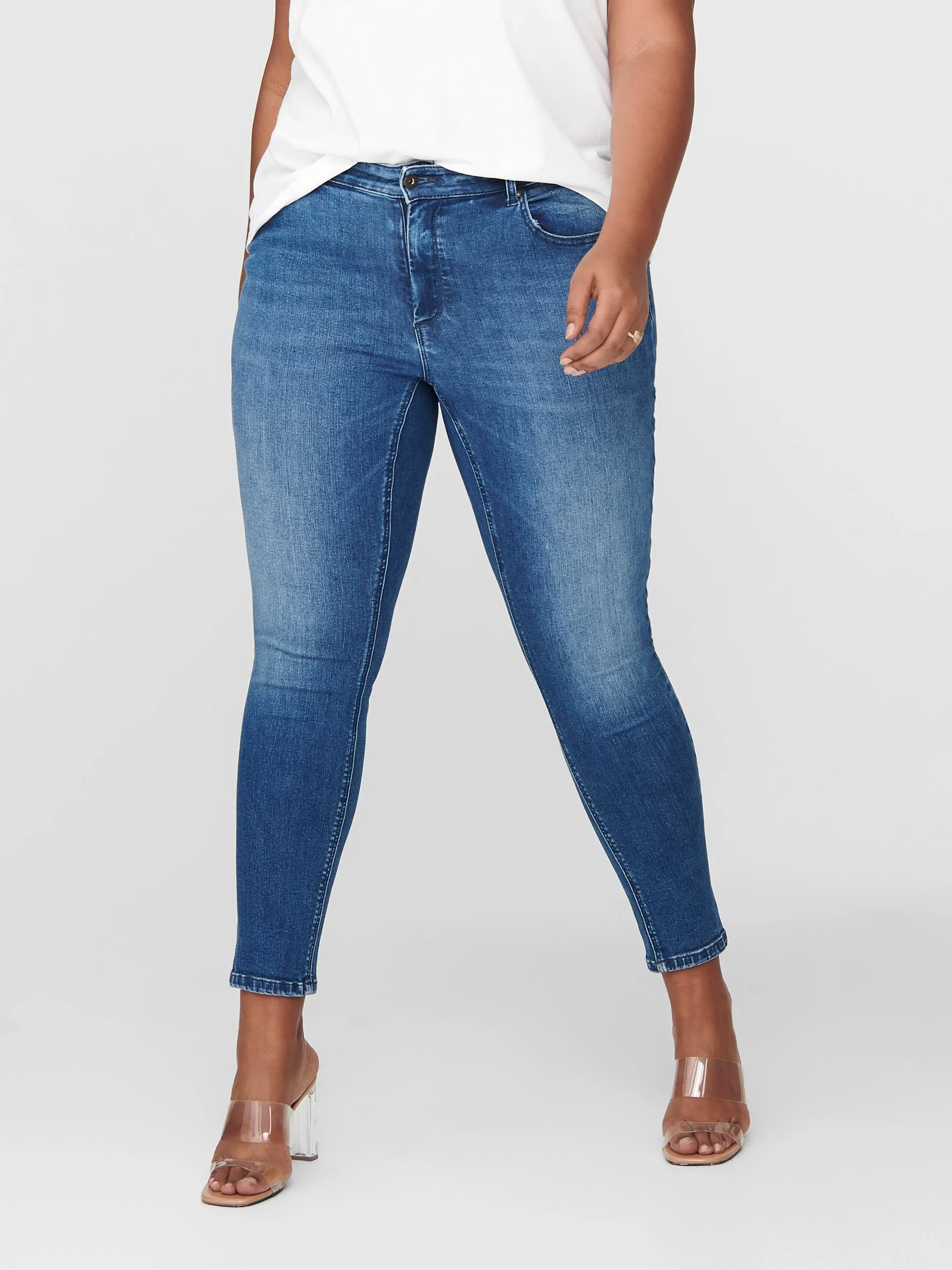 Ankeljeans fra Carmakoma - Image 3