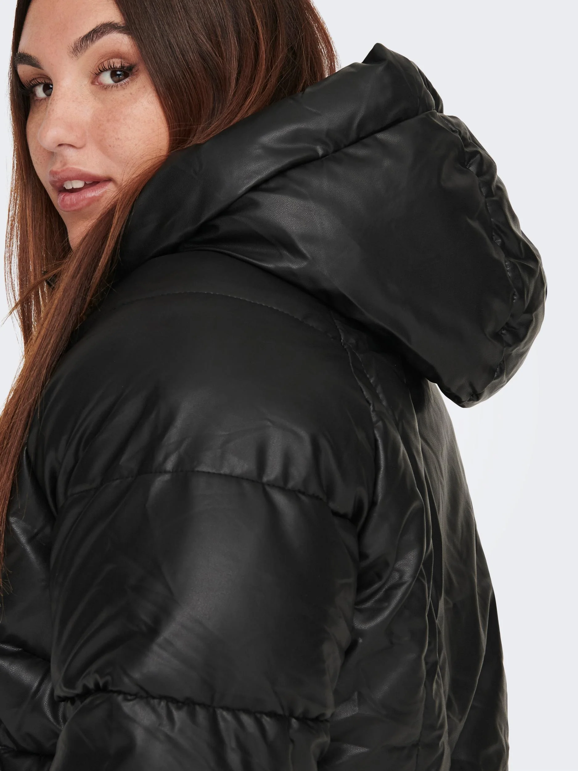 CarAnja Faux Leather Puffer - Image 4
