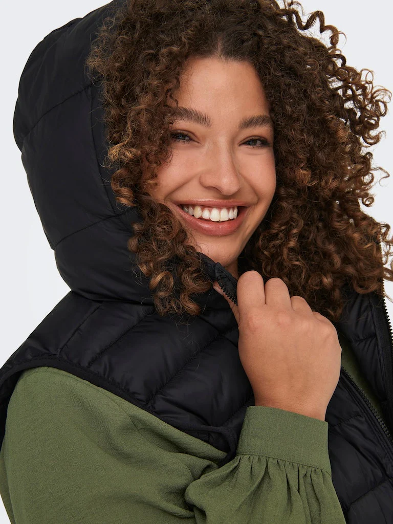 CARNEW TAHOE HOOD WAISTCOAT - Image 9