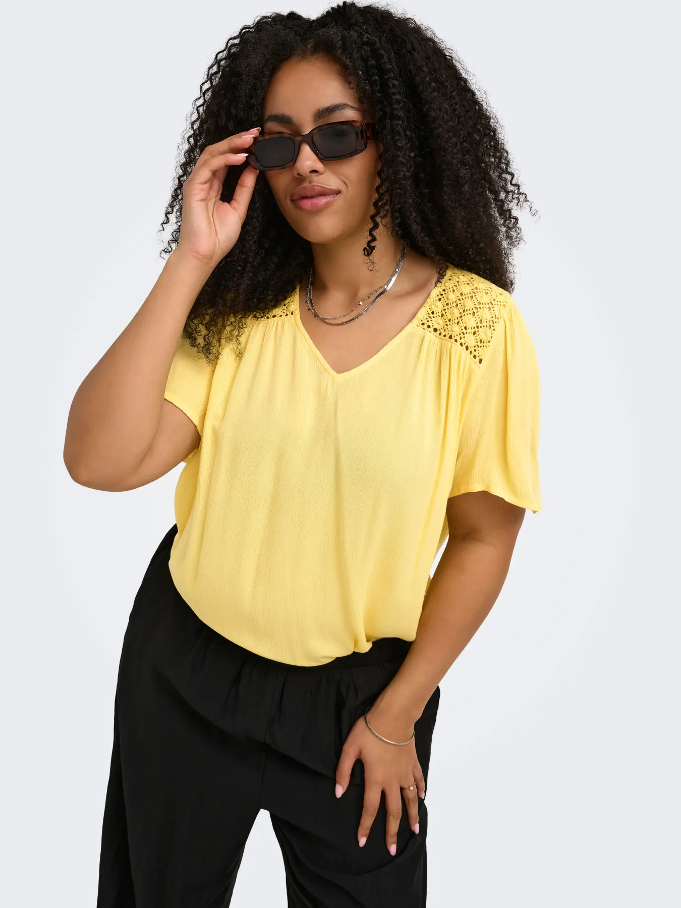 CarSelasi - Bluse med Blonde
