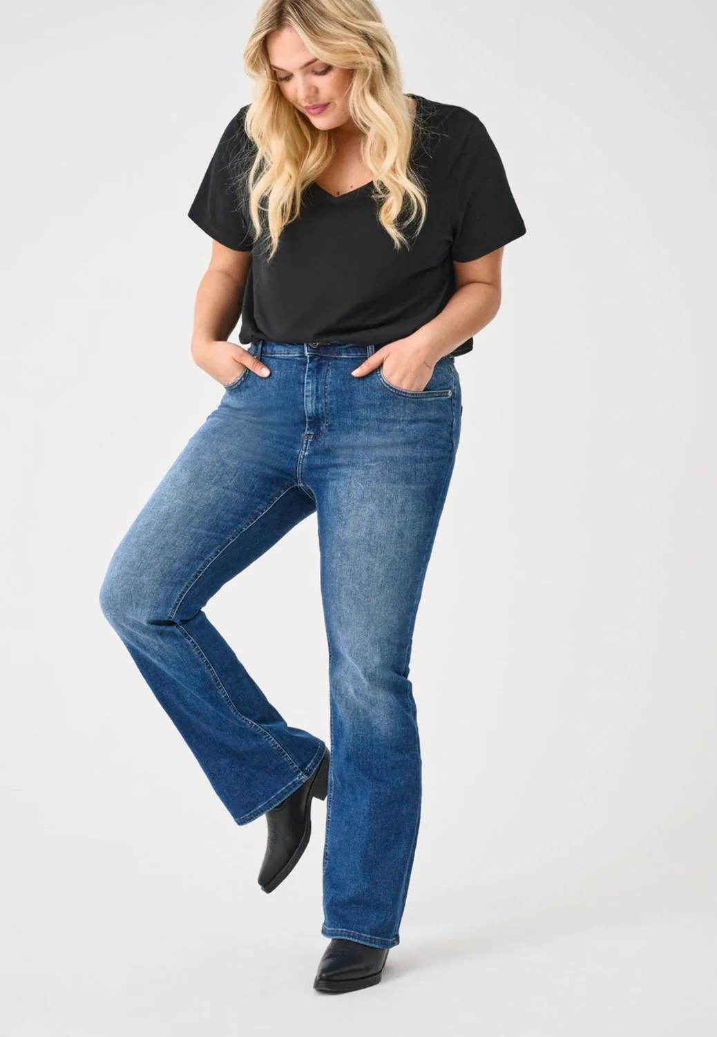 CARWILLY HW FLARED DENIM - NOOS - Image 9