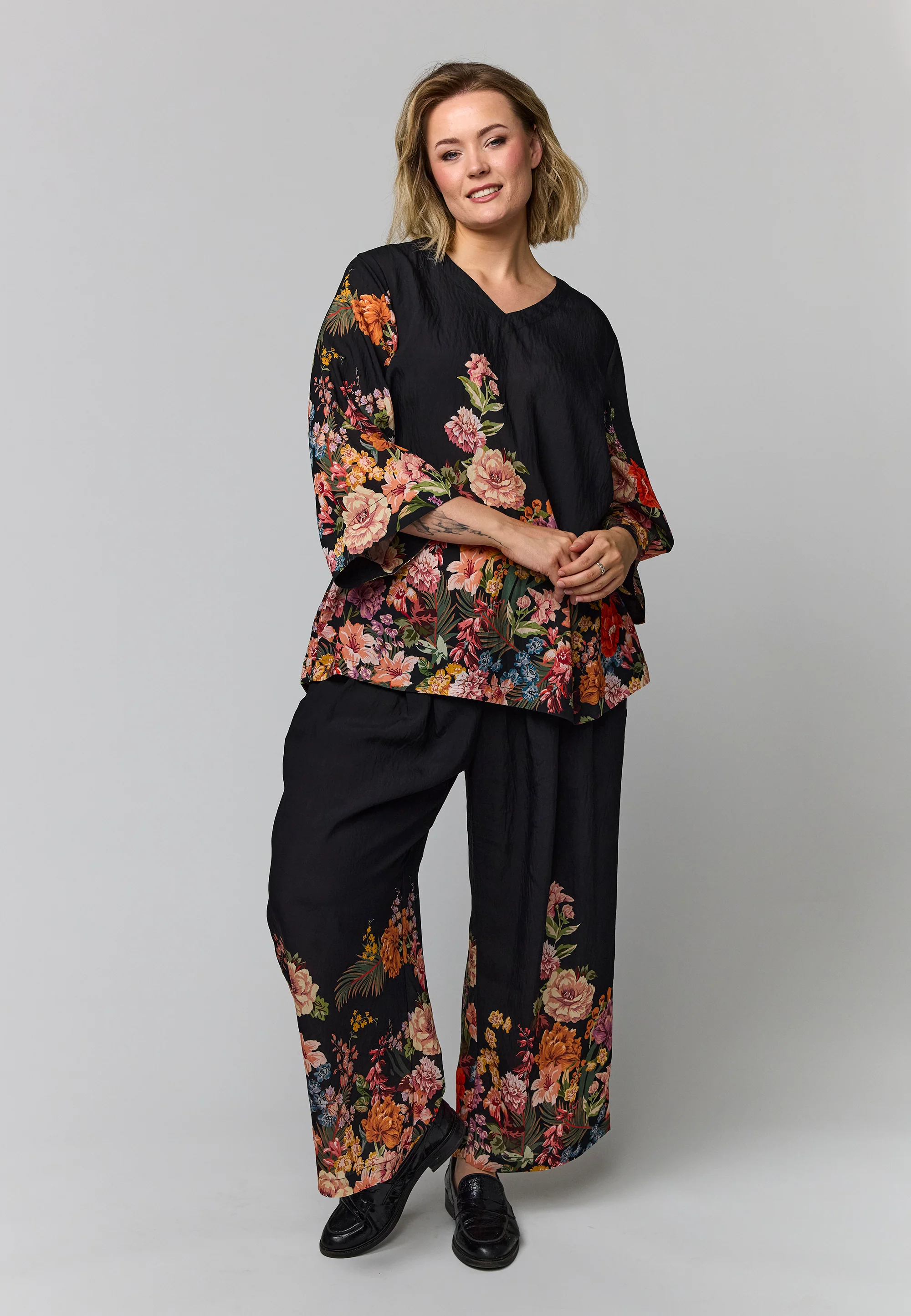 GoElse-Marie - Bluse med Blomster - Image 2