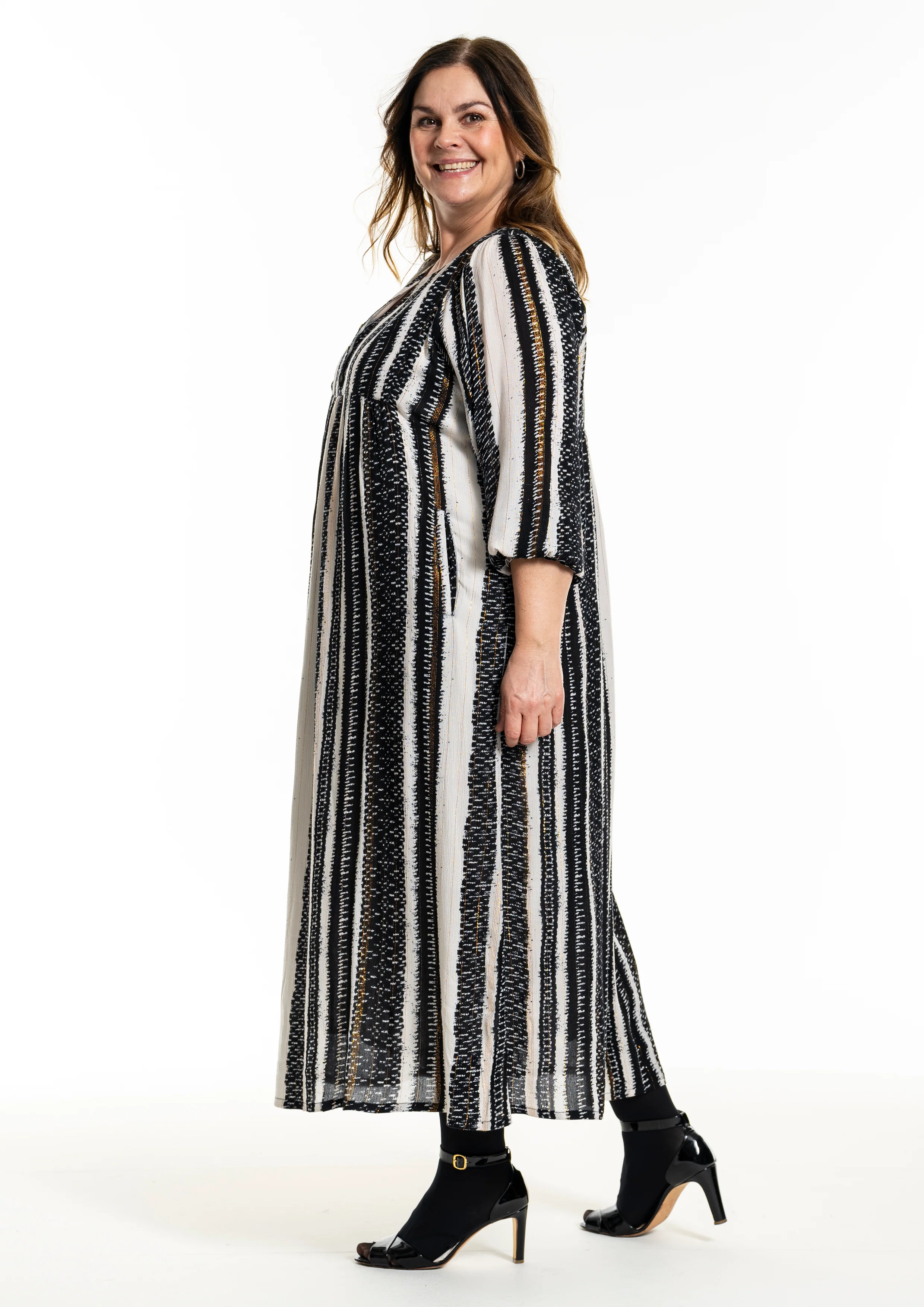 GoHong Dress - Image 4