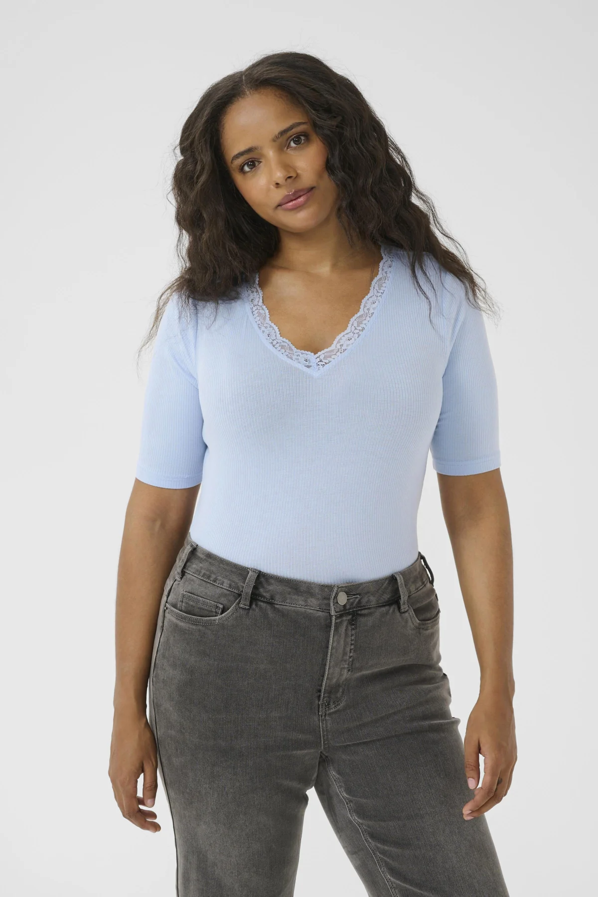 KComia - T-shirt med V-hals - Image 2