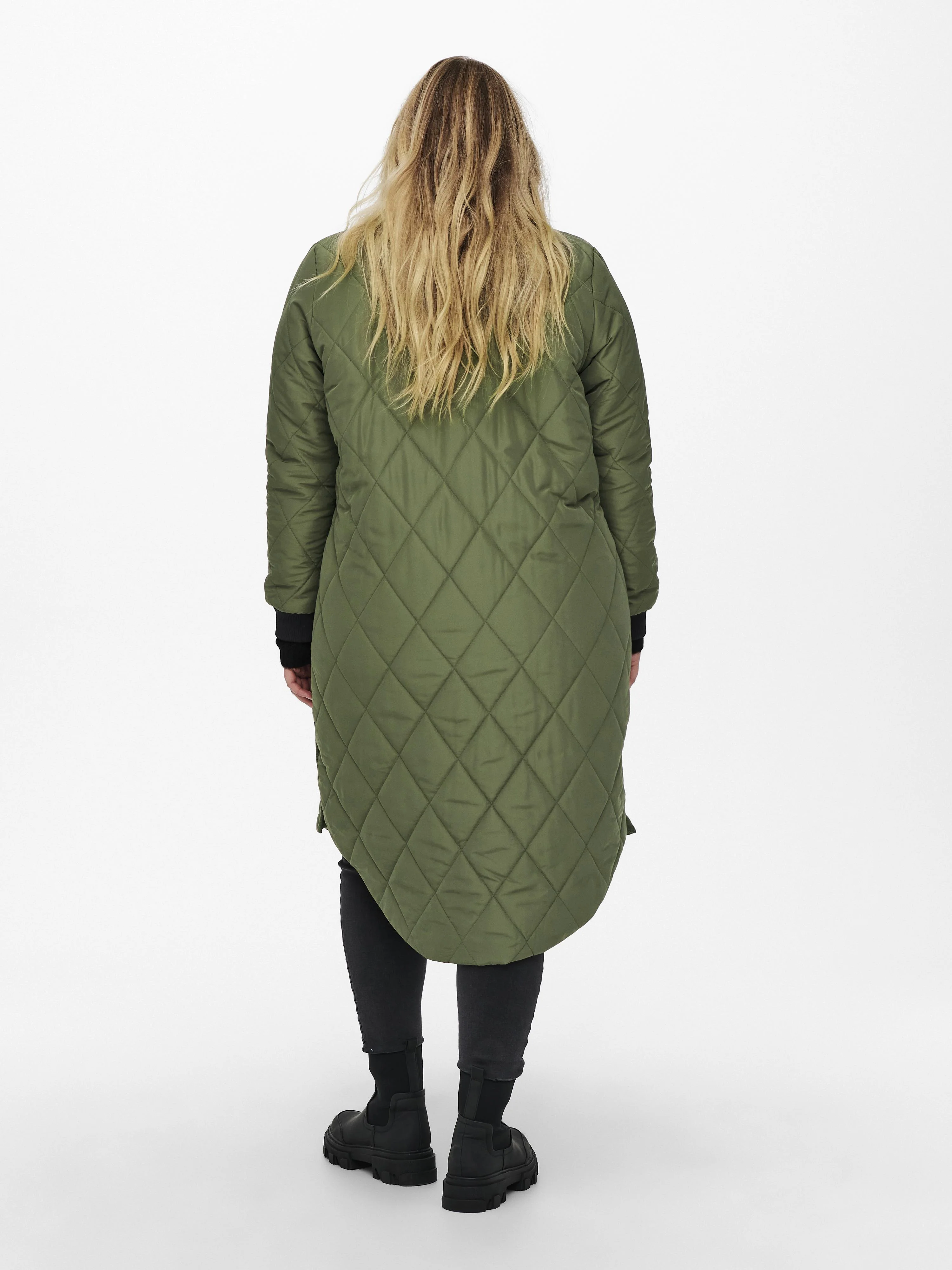 CarCarrot Long Quilted Jacket - Image 13
