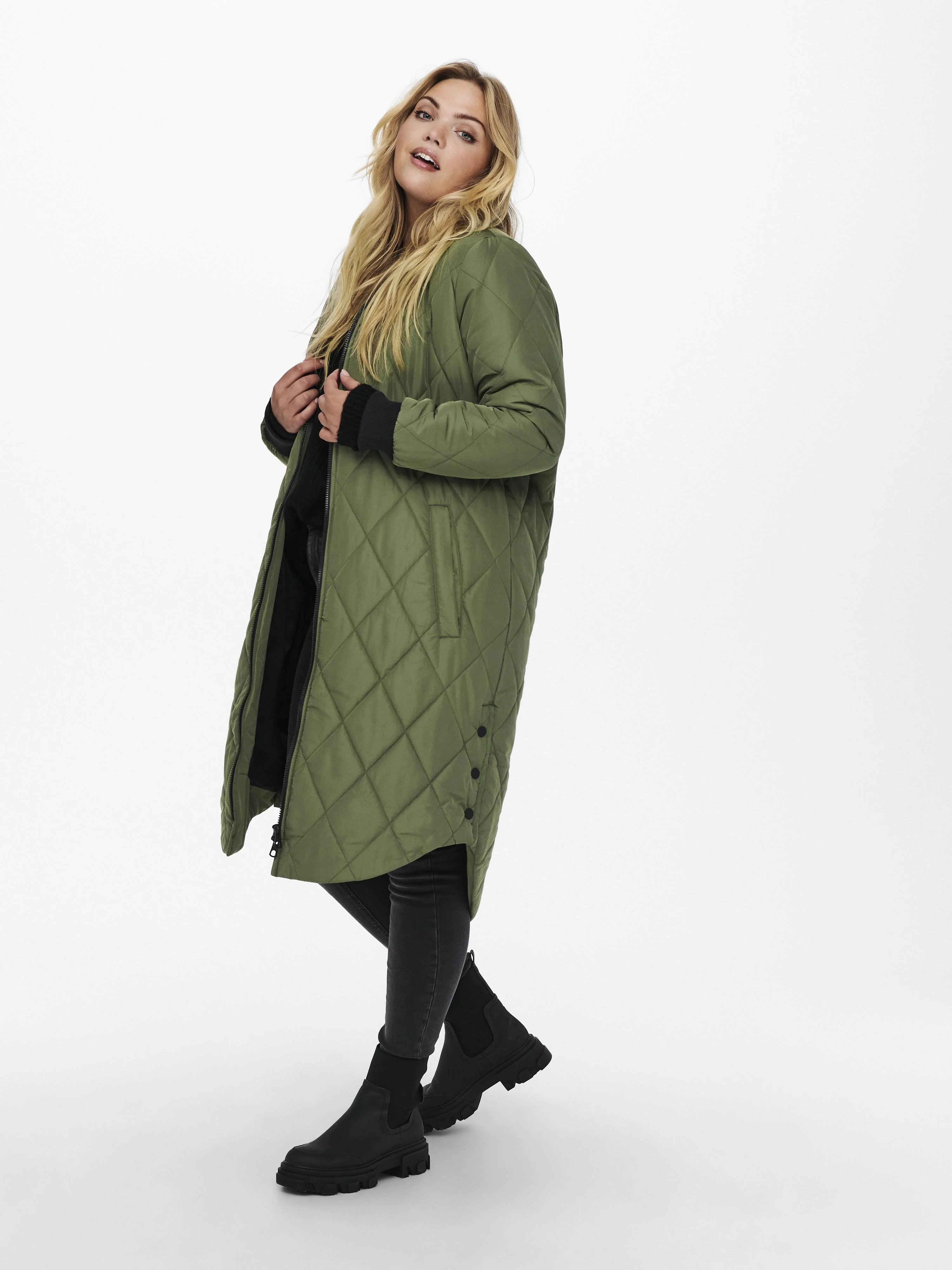 CarCarrot Long Quilted Jacket - Image 14