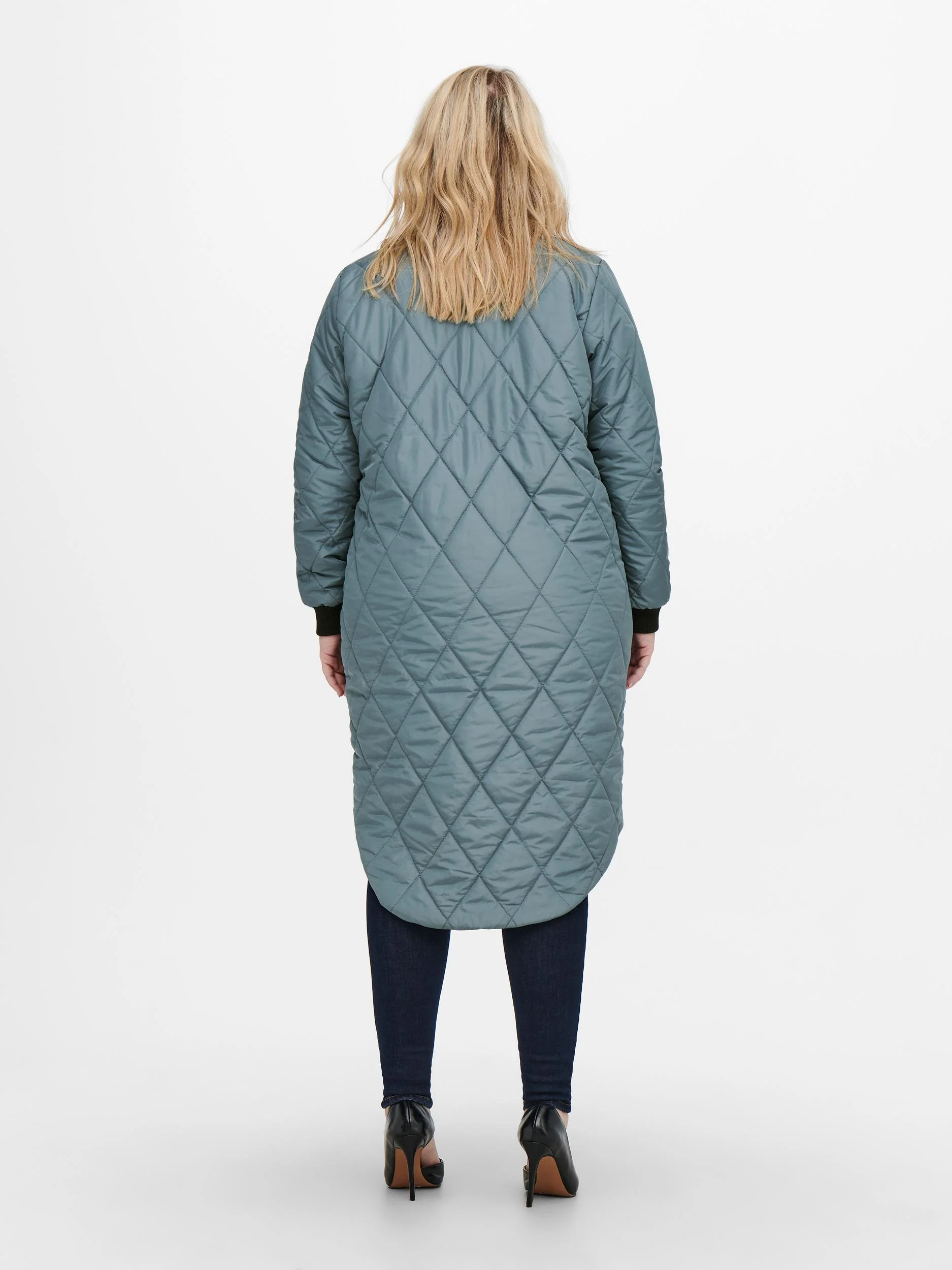 CarCarrot Long Quilted Jacket - Image 17