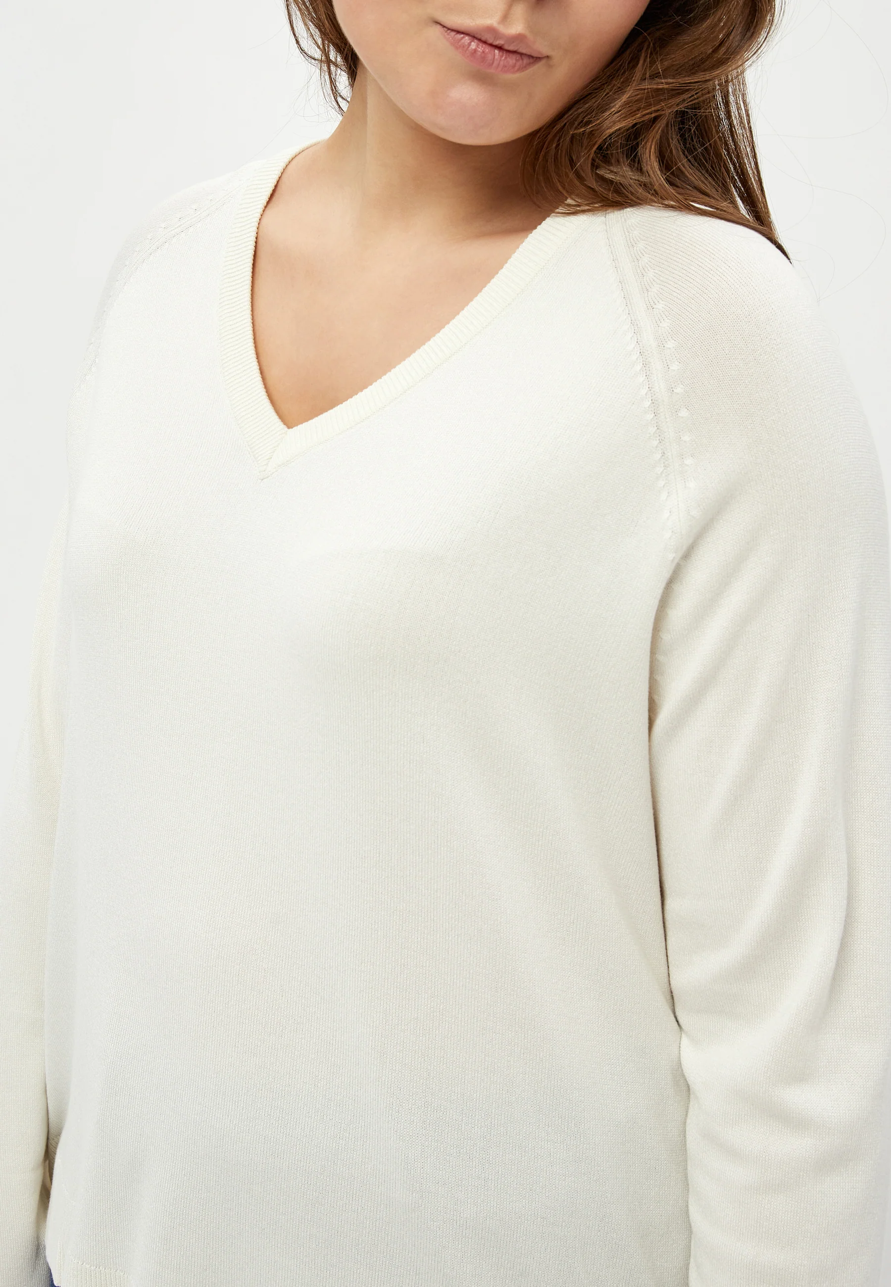 PeTana - Strikbluse med V-hals - Image 11