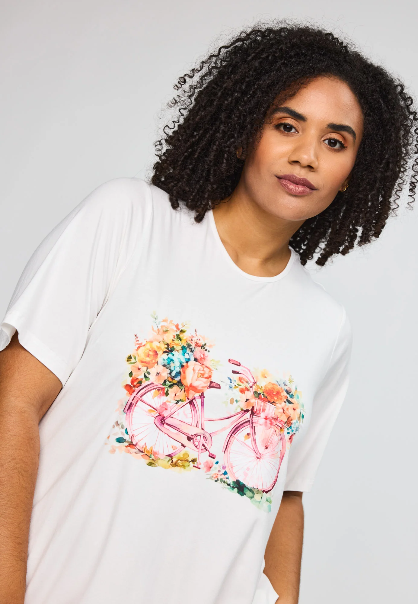 StBella - T-Shirt med Print - Image 3