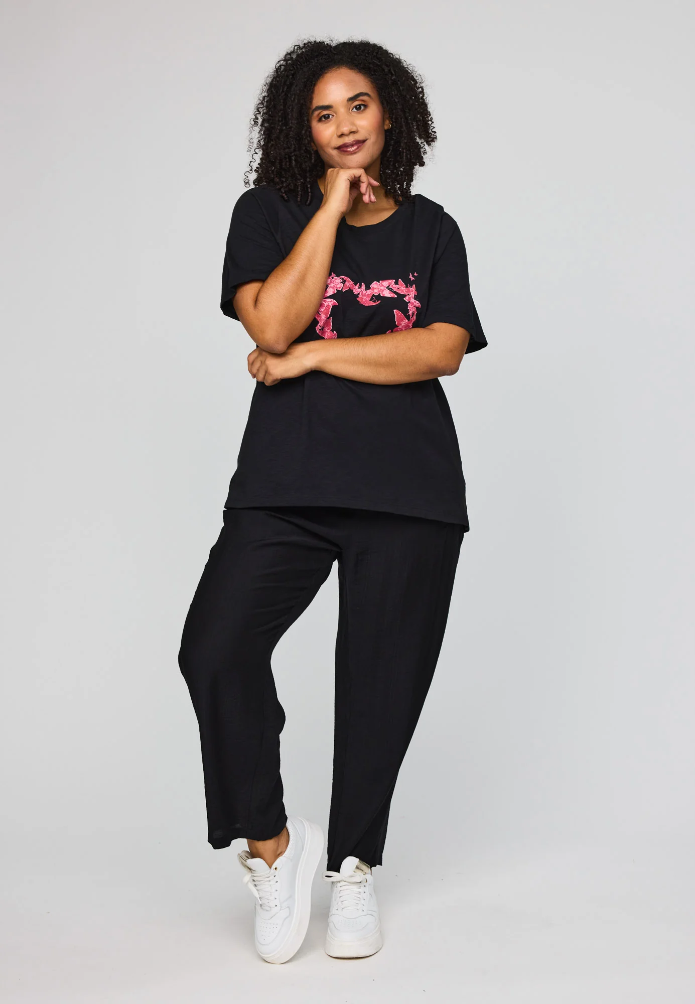 StBella - T-Shirt med Print - Image 21
