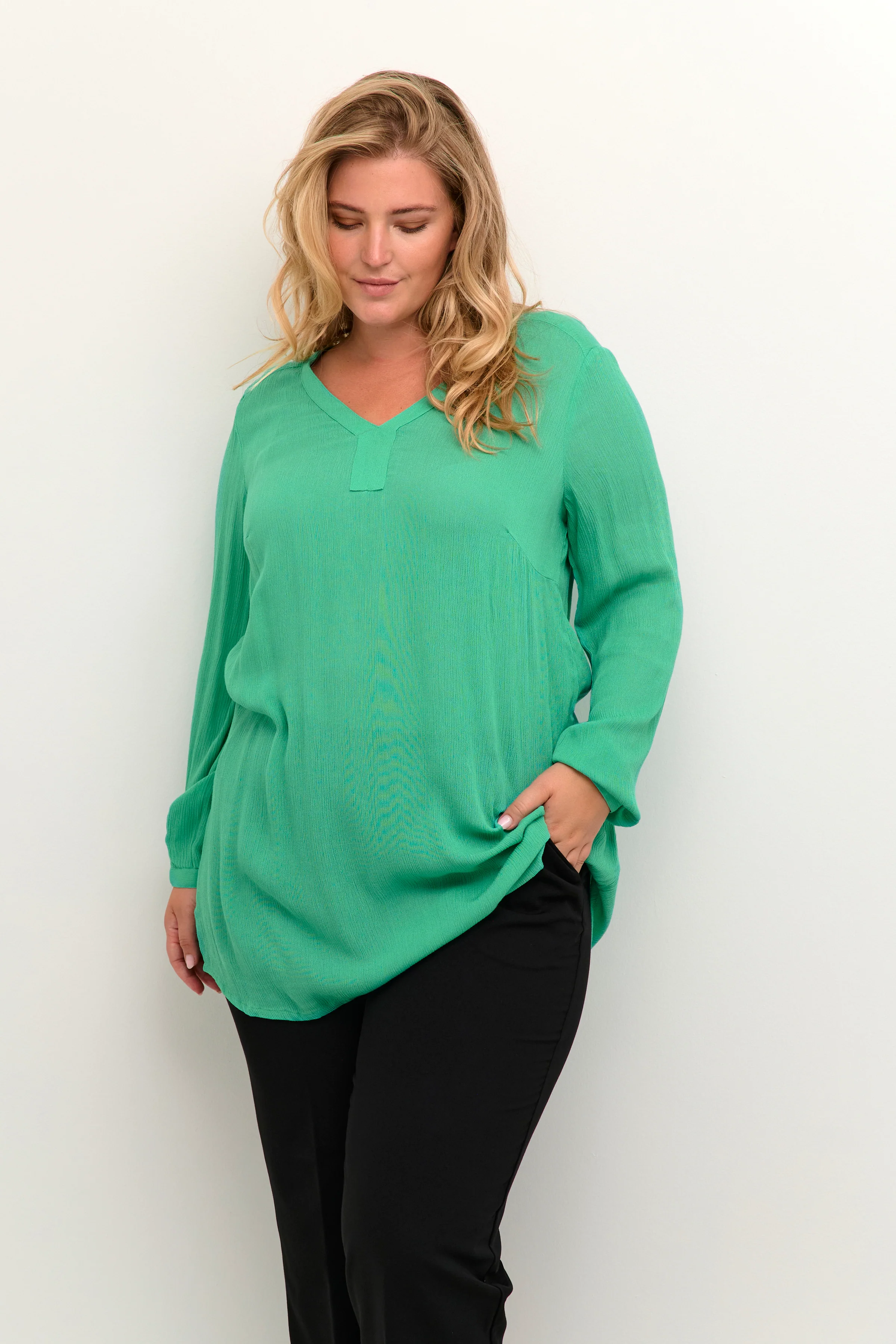 Tunic i crepe-viscose fra Kaffe Curve! - Image 8