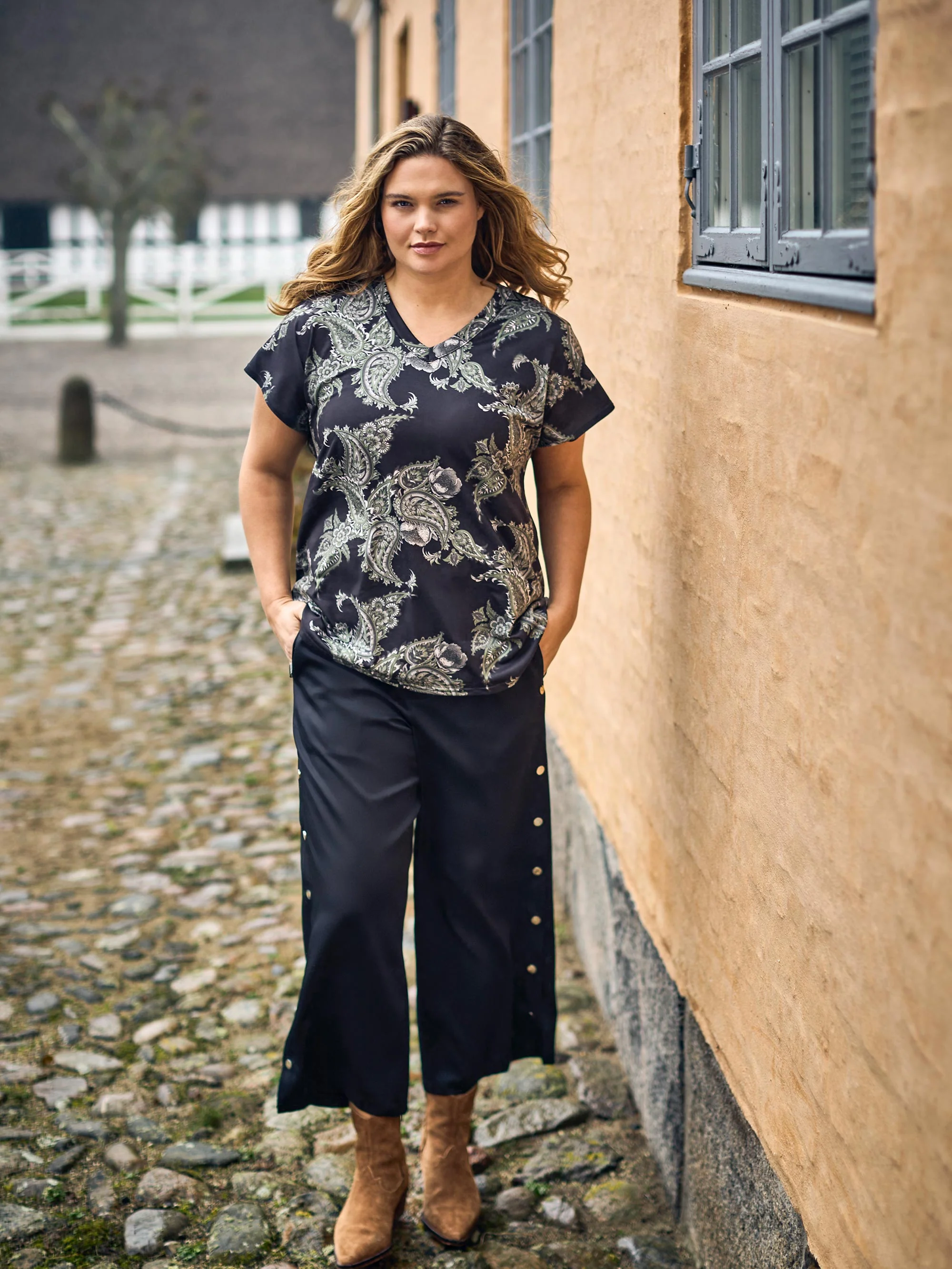 ZoVEDA - Bluse med V-hals - Image 2