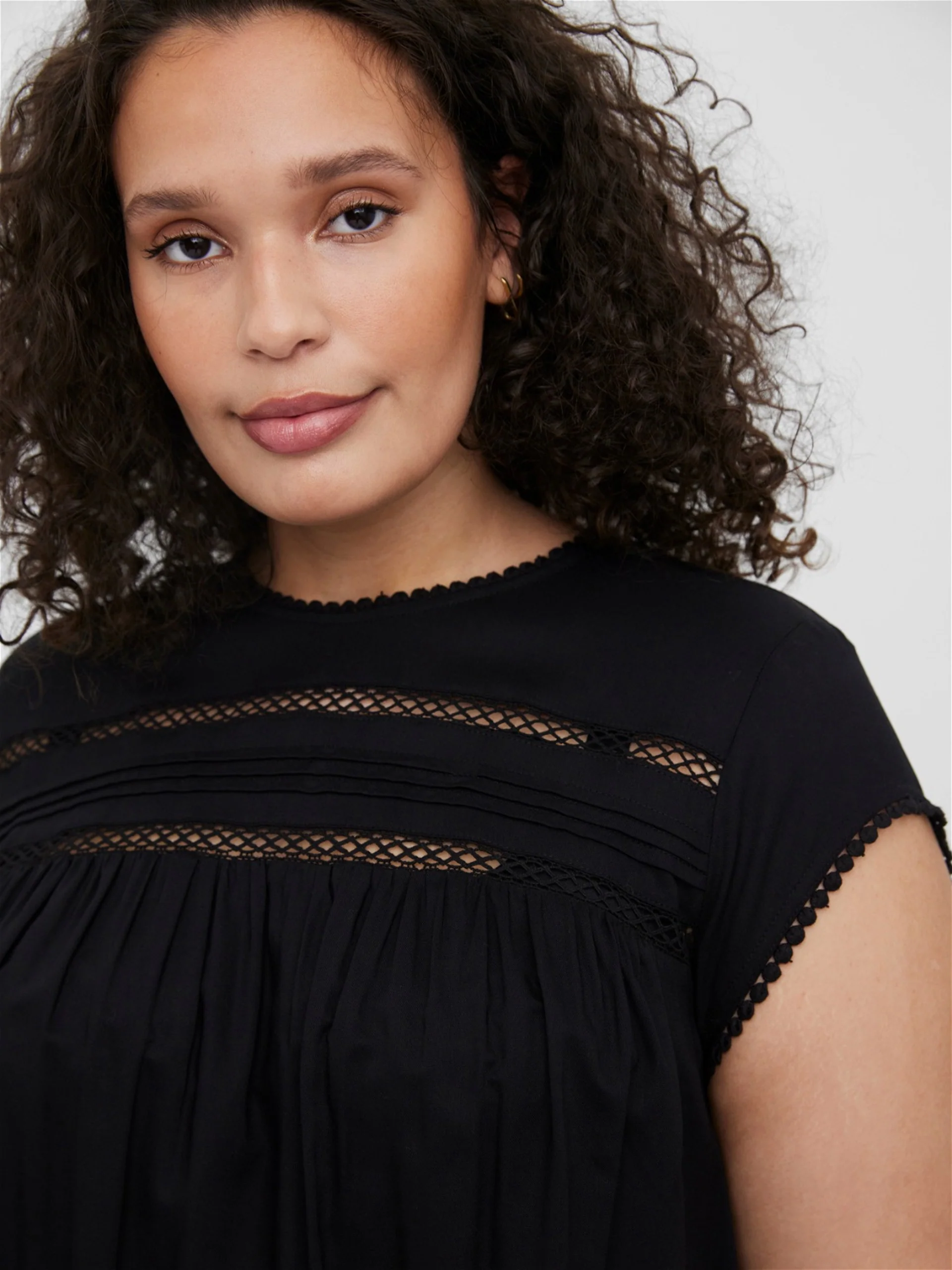 VmDebbie Pleat Top - Image 2