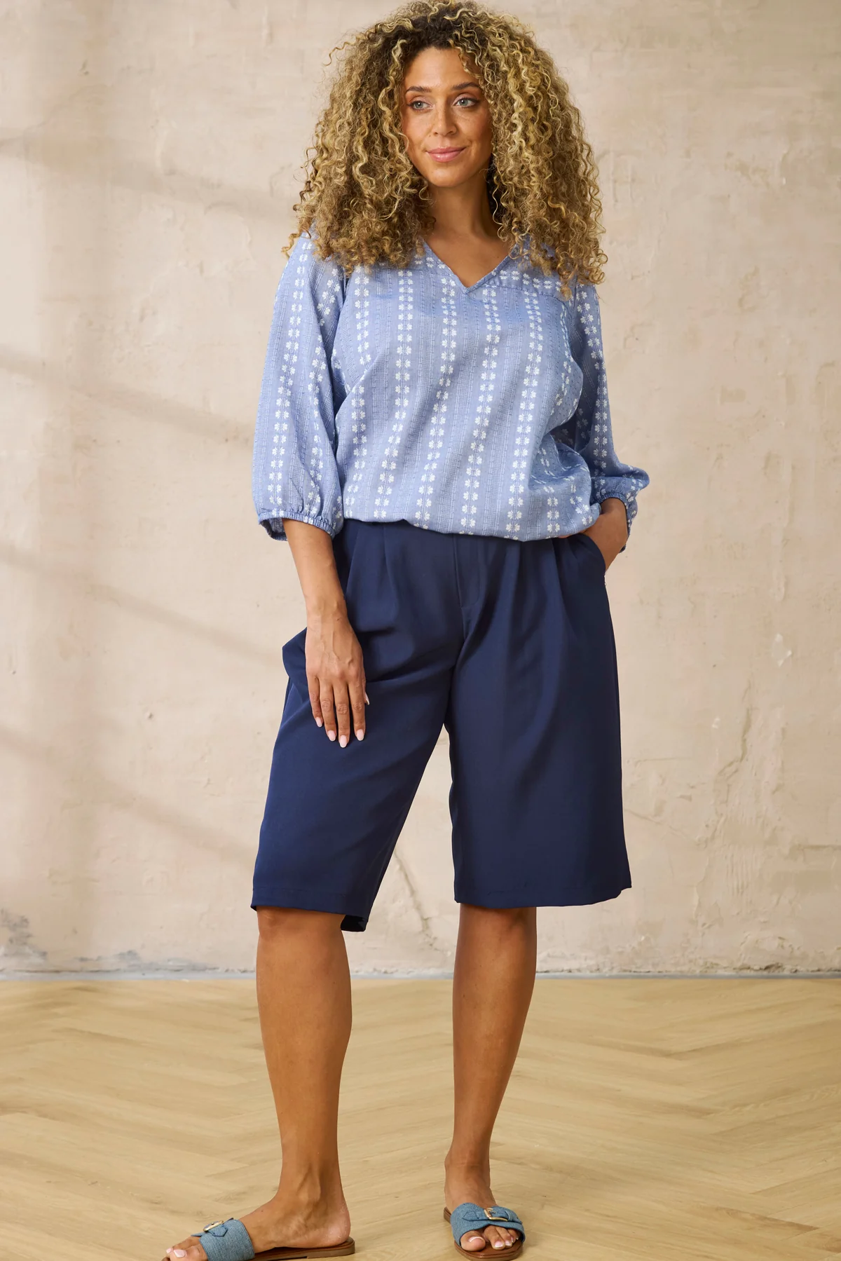 ZhHanna 323 - Bermuda Shorts - Image 6